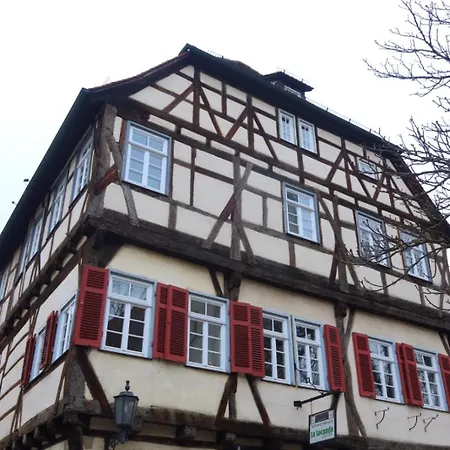 Single In A Historic Half-timbered House Apartament