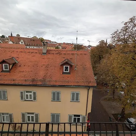 Single In A Historic Half-timbered House Apartament *